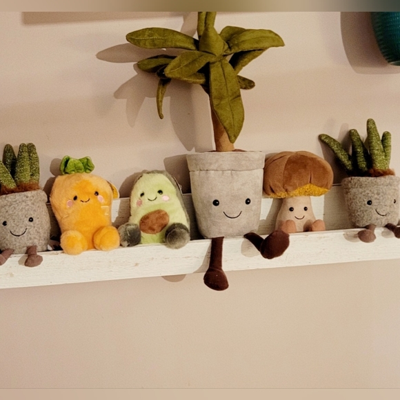 CHECK OUT MY NEW MAKEUP 💄 MUCH MORE COMING SOON! - Picture 3 of 10